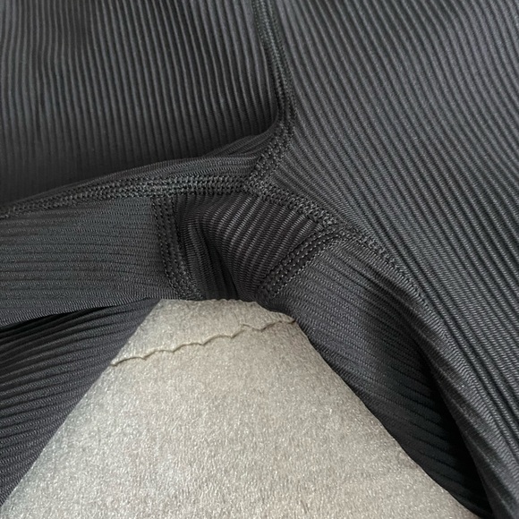 [S]Athleta Women's Black Salutation Stash Rib Flare Pants EUC Pockets - Picture 3 of 9